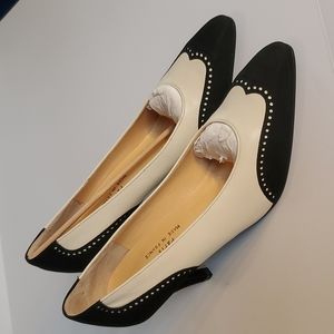 NWOB - Charles Jourdan Cream Leather/Black Suede Designer Pumps Size 7 1/2 - 2A